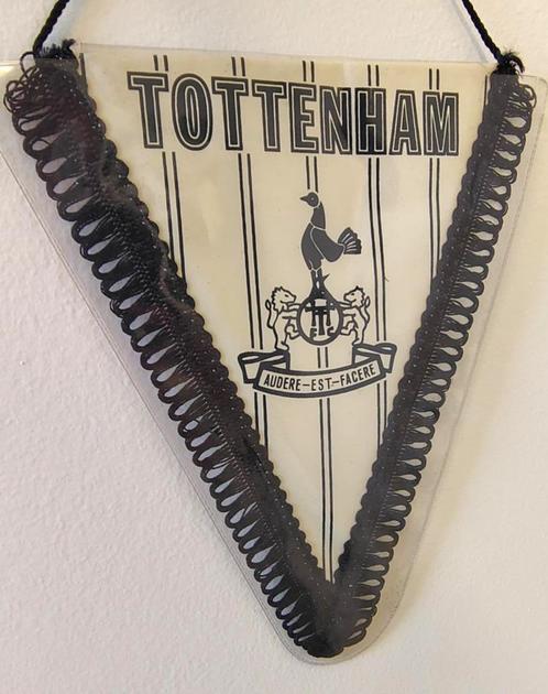 Tottenham Hotspur the spurs 1980s fantastisch vintage vlagje, Verzamelen, Sportartikelen en Voetbal, Zo goed als nieuw, Vaantje of Sjaal