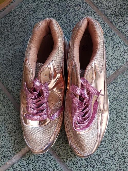 Hemden schoenen, Sport en Fitness, Loopsport en Atletiek, Zo goed als nieuw, Ophalen