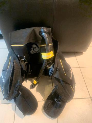 Trimvest cressi beschikbaar voor biedingen