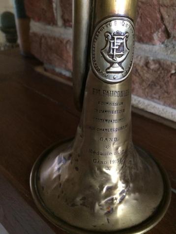 TROMPET MET INSINGNE GENTSE FANFARE 1913 beschikbaar voor biedingen