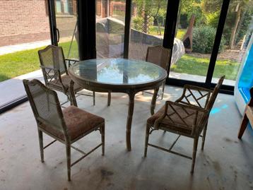 Vintage eetkamerset bamboe-look met glas en rotan 4 stoelen beschikbaar voor biedingen