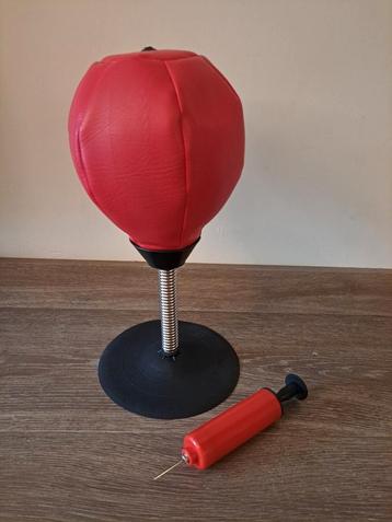 Tafel boksbal met zuignap en pompje., Enlèvement ou Envoi, Utilisé, Garçon ou Fille
