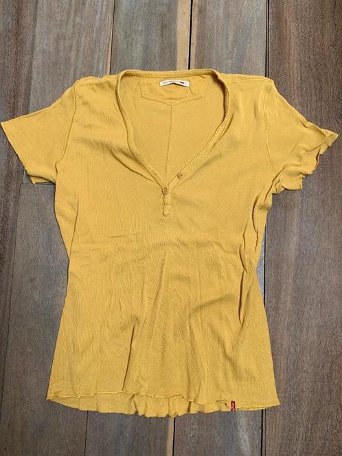 Levi's t-shirt L meisjeskleur mosterd, geel, oker,, Kleding | Dames, T-shirts, Gedragen, Maat 42/44 (L), Geel, Korte mouw, Verzenden