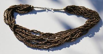 Mooie bronzen halsketting beschikbaar voor biedingen
