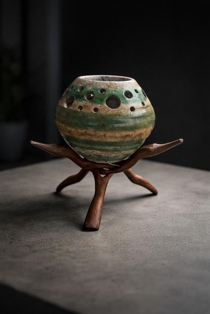 Handgemaakte opengewerkte keramische kaarsenhouder. Wijnoogs, Antiek en Kunst, Curiosa en Brocante, Ophalen