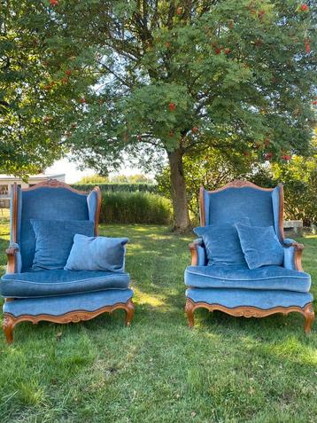 Ensemble de deux fauteuils de style Louis XV beschikbaar voor biedingen