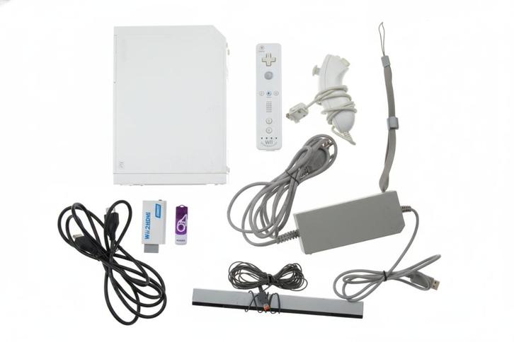 Nintendo Wii Wit: 12+ Games naar keuze, Alle Accessoires, Games en Spelcomputers, Spelcomputers | Nintendo Wii, Gebruikt, Met 1 controller