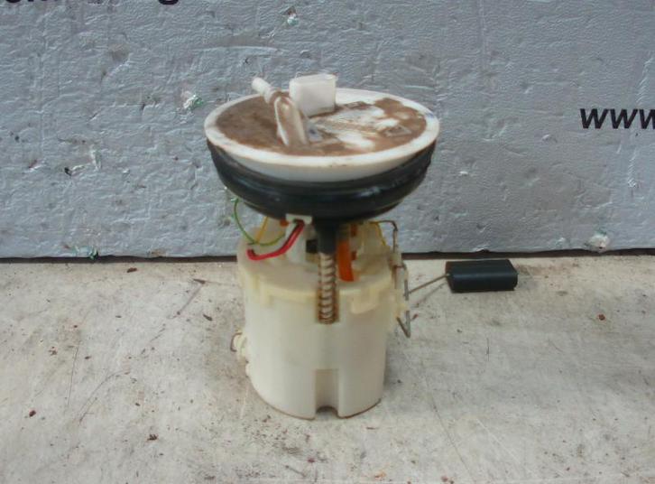 BRANDSTOFPOMP Ford Fiesta 6 (JA8) (8v51-9h307-ca), Auto-onderdelen, Brandstofsystemen, Ford, Gebruikt