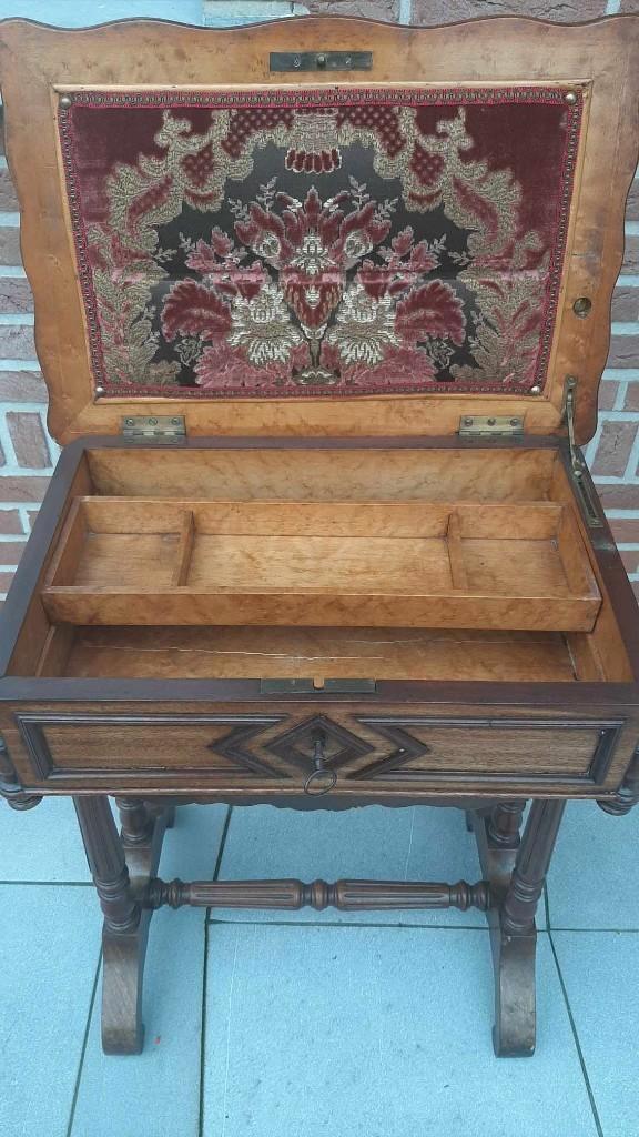 ANTIEK MEUBEL KASTJE TAFEL, Antiek en Kunst, Antiek | Meubels | Kasten, Ophalen