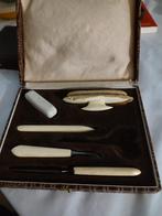 Antieke manicure set, Ophalen