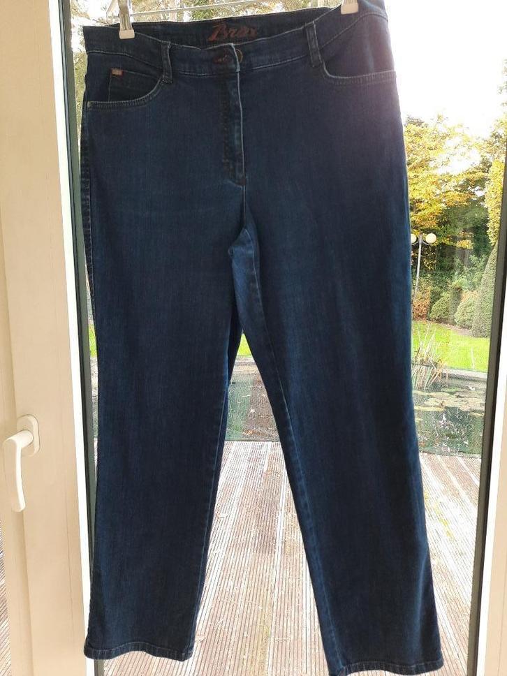 Mooie broek BRAX - 44, Kleding | Dames, Broeken en Pantalons, Zo goed als nieuw, Maat 42/44 (L), Blauw, Ophalen of Verzenden