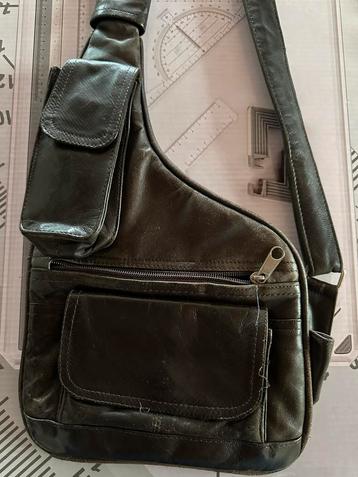 Vends sacoche bandoulière. beschikbaar voor biedingen