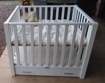 BOPITA babypark met lade zo goed als nieuw beschikbaar voor biedingen