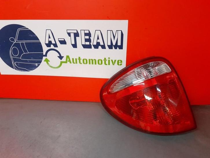 FEU ARRIÈRE GAUCHE Chrysler Voyager / Grand Voyager (RG), Autos : Pièces & Accessoires, Éclairage, Chrysler, Utilisé