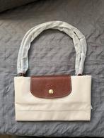 Longchamp, Ophalen of Verzenden, Nieuw, Beige, Schoudertasje