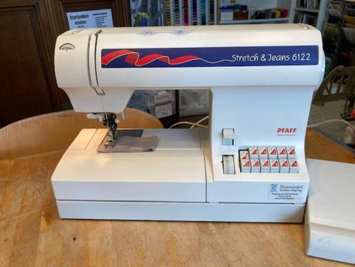 Pfaff Stretch @ Jeans 6122 - met boventransport (idt), Hobby en Vrije tijd, Naaimachines en Toebehoren, Zo goed als nieuw, Naaimachine