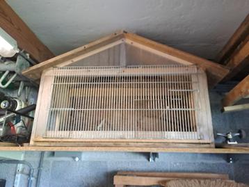 Vogelkooi hout beschikbaar voor biedingen