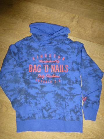 donkerblauwe trui met rode tekst van WE maat 128 beschikbaar voor biedingen