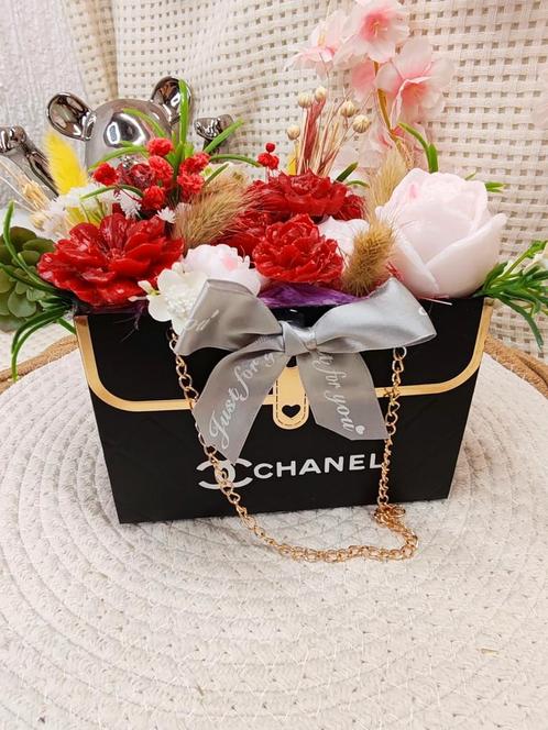 À VENDRE – Création Florale Artisanale en Fondant Bougie, Huis en Inrichting, Woonaccessoires | Kunstplanten en Kunstbloemen, Nieuw