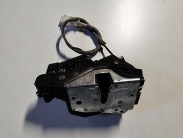 Deurslot EU linksvoor binnenzijde deur BMW E46 sedan touring beschikbaar voor biedingen