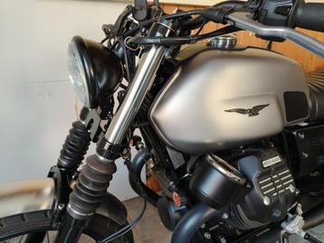 Bates koplamp & speedometer beugel Moto Guzzi V7 III beschikbaar voor biedingen