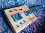 Fisher Winebox guitar (Made in Belgium), Muziek en Instrumenten, Zo goed als nieuw, Ophalen