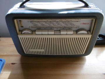 RADIO VINTAGE DE COLLECTION AKKORD 1962 GO _MOY JOUE  beschikbaar voor biedingen
