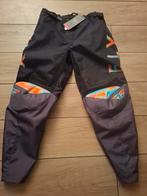 Nieuwe FLY crossbroek, maat 13/14 (158)., Ophalen of Verzenden