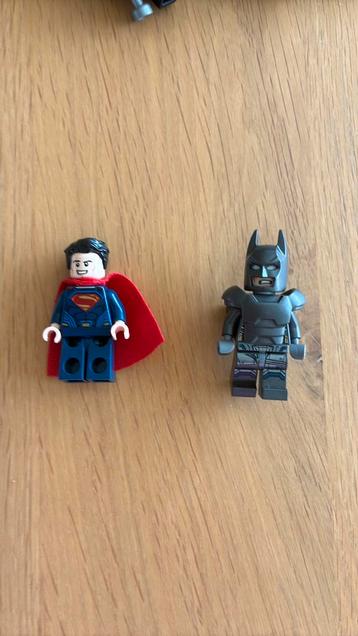 Lego minifig Superman en Batman beschikbaar voor biedingen