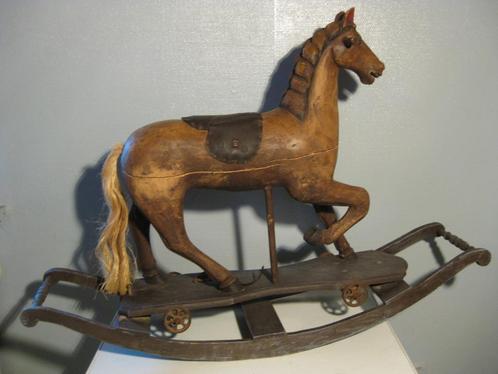 Handgemaakt houten schommelpaard in uitrusting., Antiek en Kunst, Curiosa en Brocante, Ophalen of Verzenden