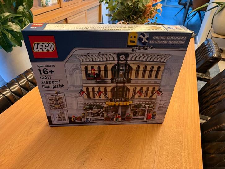 Lego modular 10211 Grand Emporium, Kinderen en Baby's, Speelgoed | Duplo en Lego, Nieuw, Lego, Complete set, Ophalen