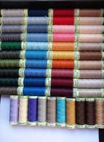 Assortiment de 50 bobines de fil cordonnet Gutermann €55, -, Enlèvement ou Envoi, Neuf, Fil ou Aiguille(s)