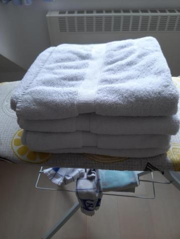 grandes serviettes de bain blanches x 4