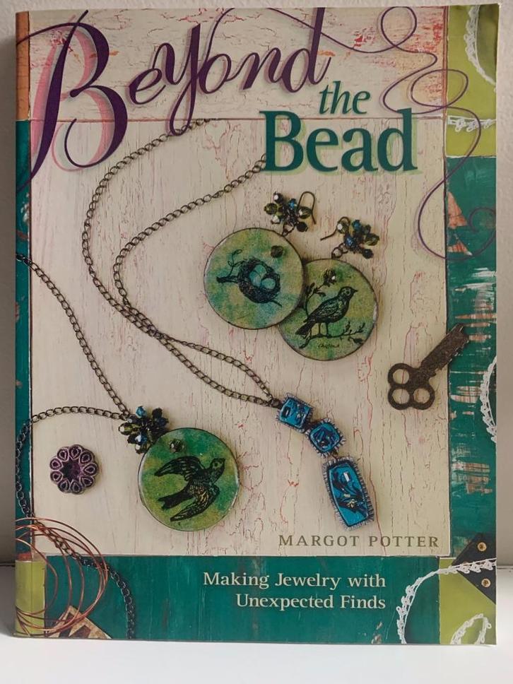 Boek Beyond the bead (Margot Potter), Boeken, Hobby en Vrije tijd, Zo goed als nieuw, Sieraden maken, Ophalen of Verzenden