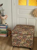 Oude kist , poef , opberg , box , voetenbank, Huis en Inrichting, Ophalen