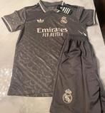 Real madrid voetbaltenue nieuw met prijskaartje, Ophalen of Verzenden, Nieuw