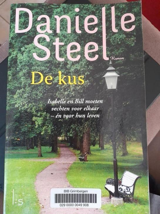 Danielle Steel - De kus, Livres, Romans, Comme neuf, Enlèvement ou Envoi