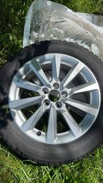 Vier. Nieuwe 16-inch Audi A1-velgen en vier banden.