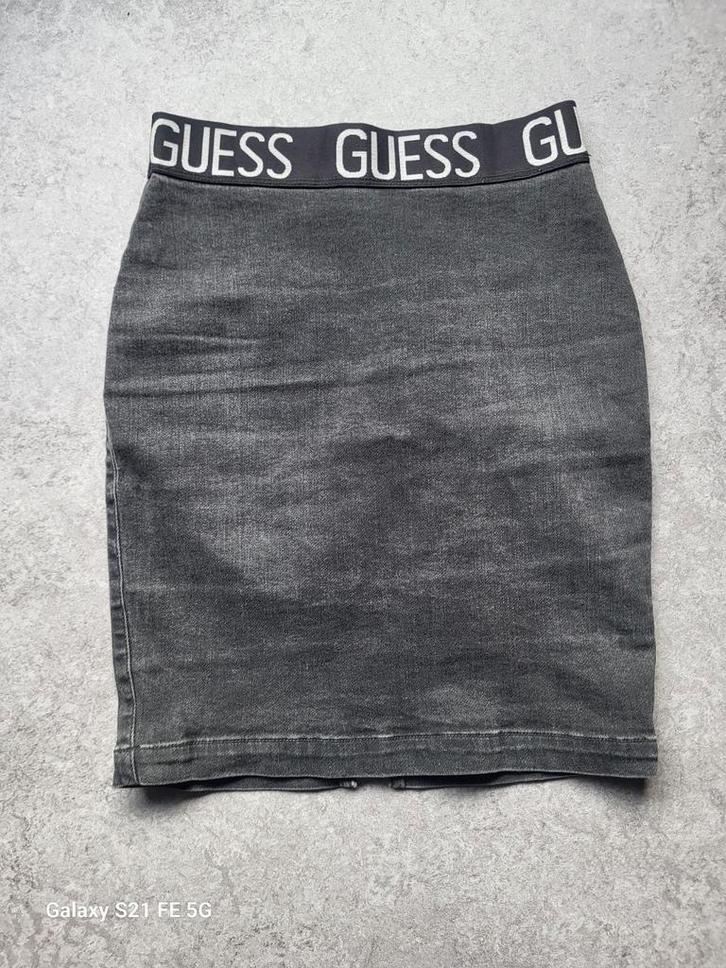 Guess rokje mt 26 of S, Kleding | Dames, Rokken, Gedragen, Zwart, Boven de knie, Ophalen of Verzenden