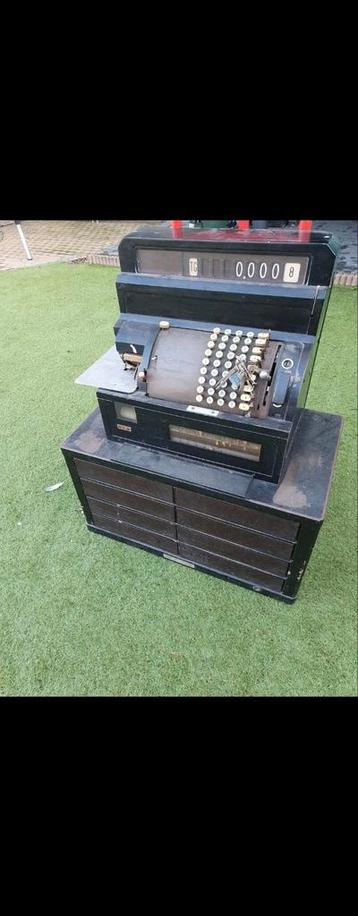 Oude jaren 40 kassa  beschikbaar voor biedingen