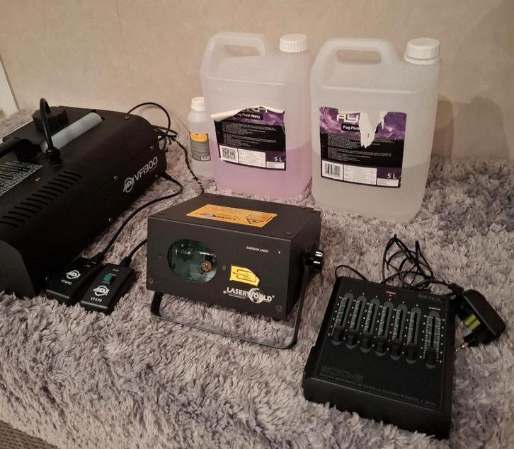 Laserworld EL-230RGB MKII + rookmachine, Musique & Instruments, Lumières & Lasers, Utilisé, Laser, Enlèvement