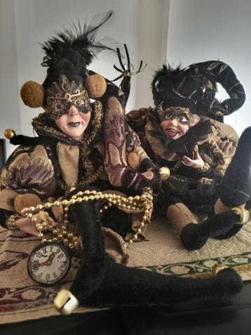 Harlekijn koppeltje   uit rookvrije omgeving   Gothic style  beschikbaar voor biedingen