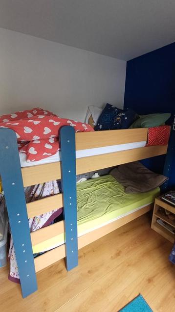 Stapelbed met 2 lattenbodems en 2 matrassen.  beschikbaar voor biedingen
