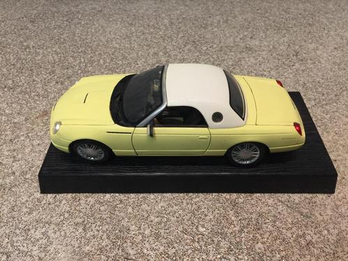 Maestro. Thunderbird. Show car. Schaal.  1/18;, Hobby en Vrije tijd, Modelauto's | 1:18, Ophalen of Verzenden