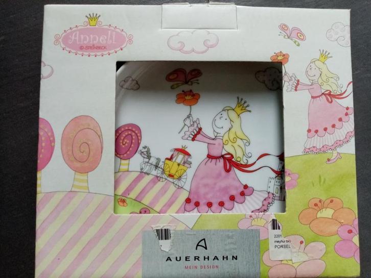 Porselein kinderservies, Huis en Inrichting, Keuken | Servies, Zo goed als nieuw, Compleet servies, Overige stijlen, Porselein