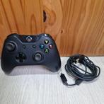 Xbox One: Black Xbox One Controller Included Cable, Controller, Xbox Original, Ophalen of Verzenden, Zo goed als nieuw