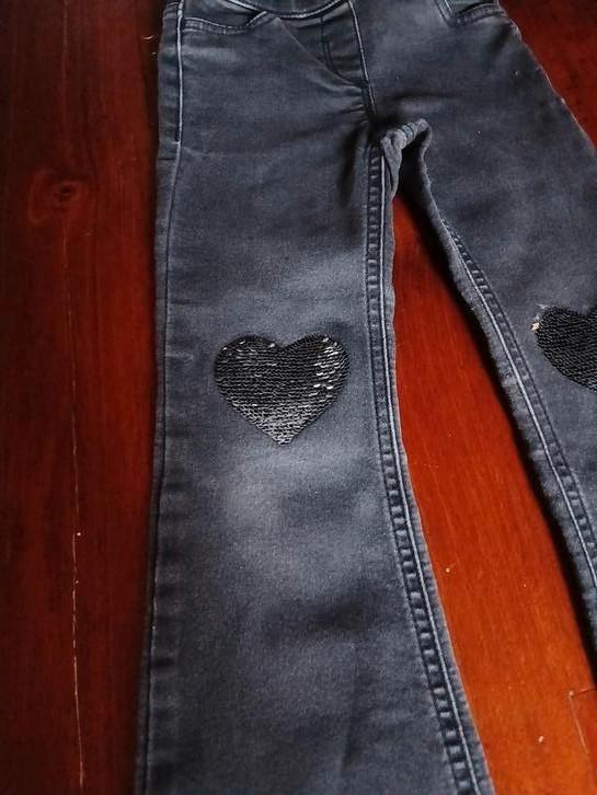 C&A broek maat 104 mooie staat, Kinderen en Baby's, Kinderkleding | Maat 104, Ophalen of Verzenden