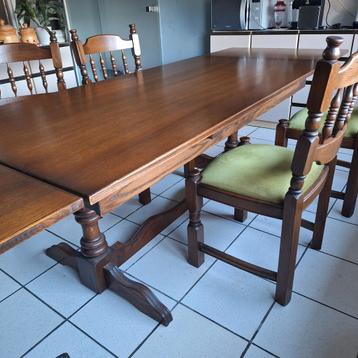 Eiken tafel + 6 mooie beklede stoelen  beschikbaar voor biedingen