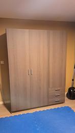 Gratis kleerkast, niet stevig maar uiteen te vijzen met torx, Huis en Inrichting, Ophalen