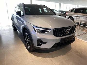 Volvo XC40 Plus, B3 Mild-Hybrid, Benzin, Dark